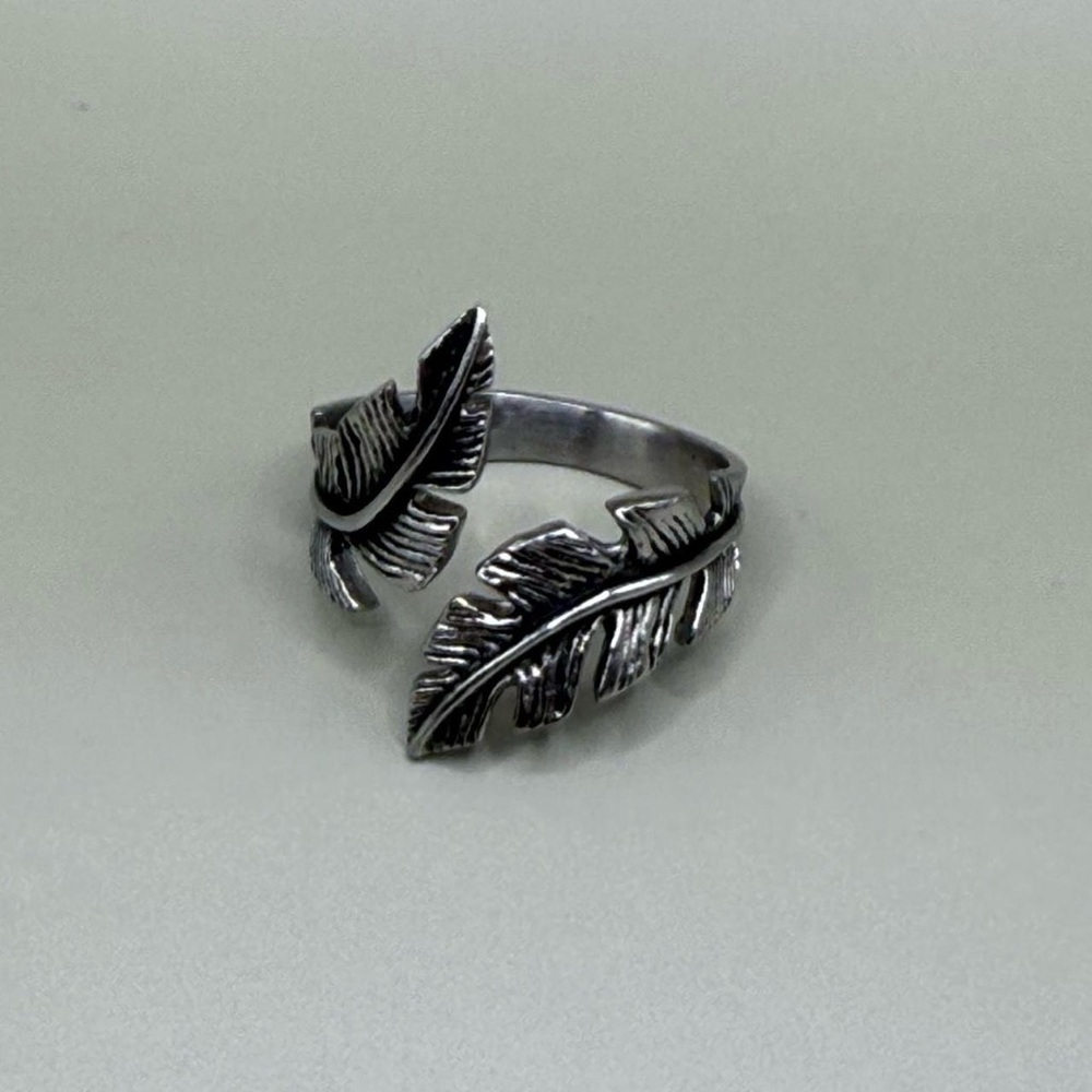 Stainless Steel Leaf Motif Wrap Ring